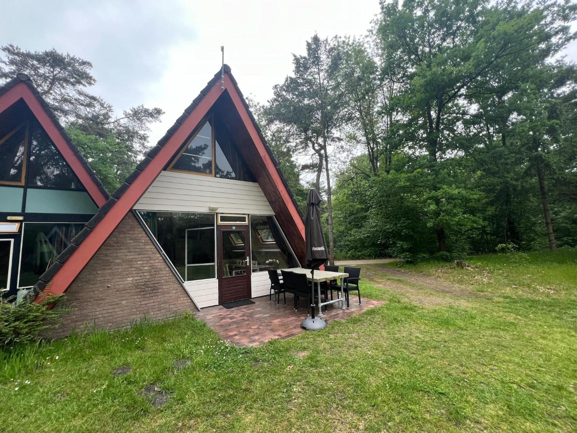 Modern Holiday Home In Stramproy In The Forest Exterior photo